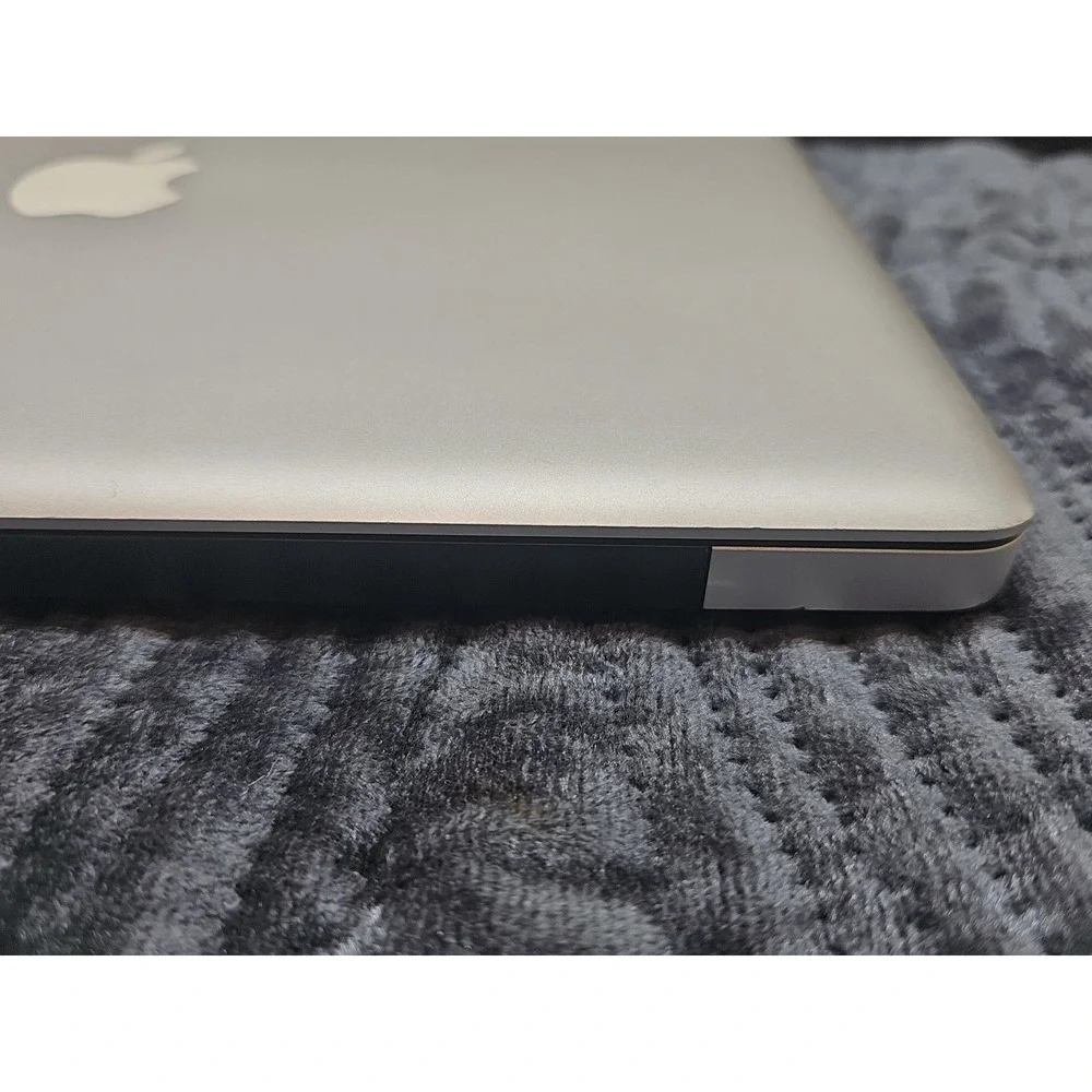 2009‎ Apple MacBook 13'' Core 2 Duo 2.53GHz 4GB RAM 250GB HD **parts